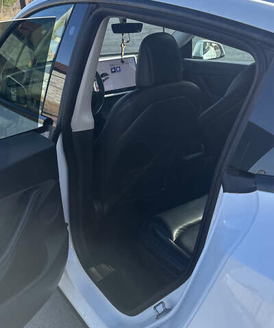Белый Тесла Model Y, объемом двигателя 0 л и пробегом 145 тыс. км за 22500 $, фото 12 на Automoto.ua