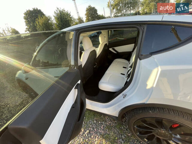 Белый Тесла Model Y, объемом двигателя 0 л и пробегом 52 тыс. км за 25900 $, фото 9 на Automoto.ua