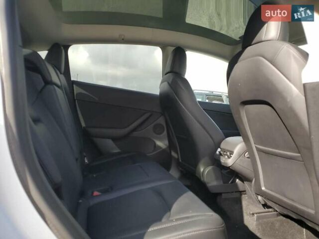 Белый Тесла Model Y, объемом двигателя 0 л и пробегом 43 тыс. км за 10000 $, фото 9 на Automoto.ua