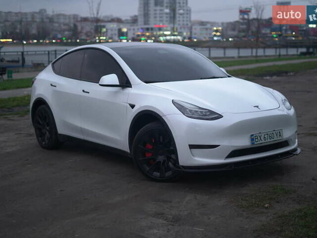 Білий Тесла Model Y, об'ємом двигуна 0 л та пробігом 66 тис. км за 23500 $, фото 41 на Automoto.ua