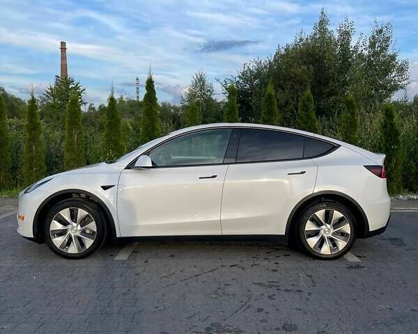 Белый Тесла Model Y, объемом двигателя 0 л и пробегом 16 тыс. км за 29900 $, фото 3 на Automoto.ua