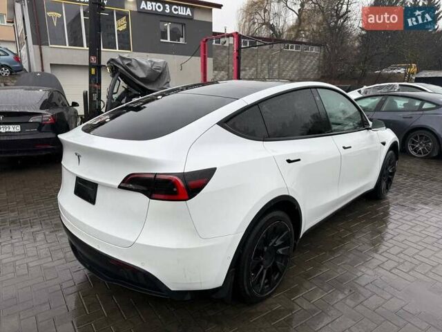 Белый Тесла Model Y, объемом двигателя 0 л и пробегом 120 тыс. км за 19000 $, фото 3 на Automoto.ua