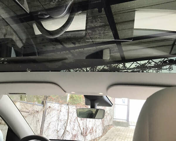 Белый Тесла Model Y, объемом двигателя 0 л и пробегом 31 тыс. км за 30000 $, фото 3 на Automoto.ua