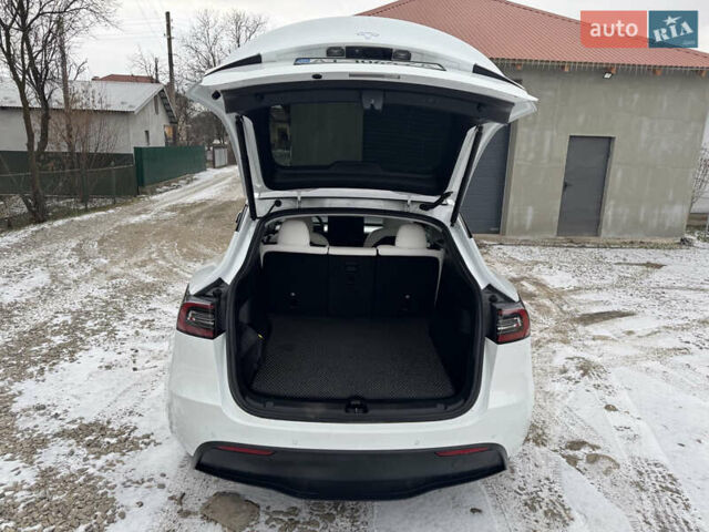 Белый Тесла Model Y, объемом двигателя 0 л и пробегом 60 тыс. км за 29900 $, фото 12 на Automoto.ua
