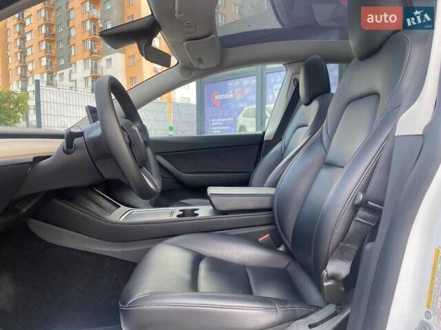 Білий Тесла Model Y, об'ємом двигуна 0 л та пробігом 61 тис. км за 23800 $, фото 11 на Automoto.ua