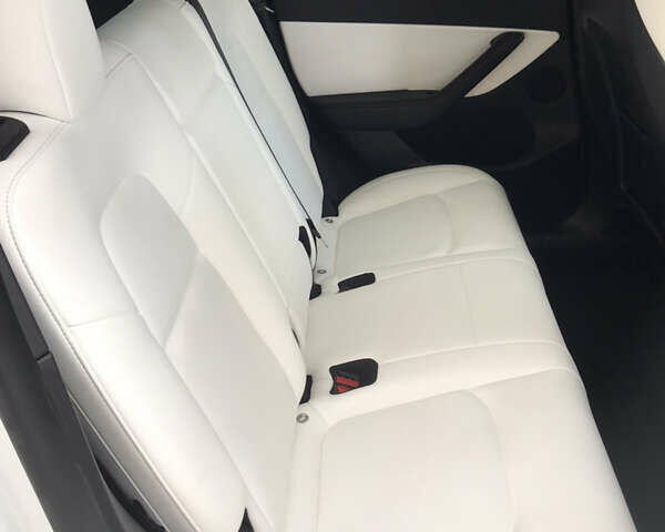 Белый Тесла Model Y, объемом двигателя 0 л и пробегом 31 тыс. км за 30000 $, фото 12 на Automoto.ua