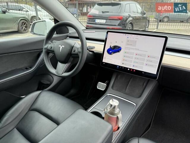 Белый Тесла Model Y, объемом двигателя 0 л и пробегом 68 тыс. км за 24900 $, фото 23 на Automoto.ua