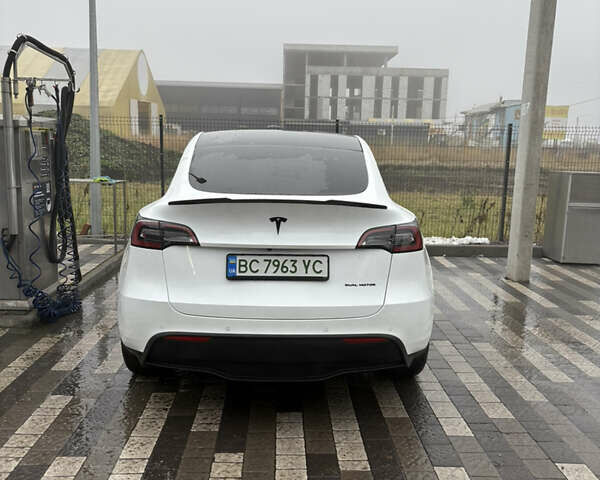 Белый Тесла Model Y, объемом двигателя 0 л и пробегом 88 тыс. км за 27500 $, фото 6 на Automoto.ua