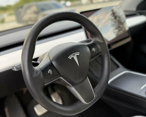 Белый Тесла Model Y, объемом двигателя 0 л и пробегом 107 тыс. км за 24999 $, фото 10 на Automoto.ua