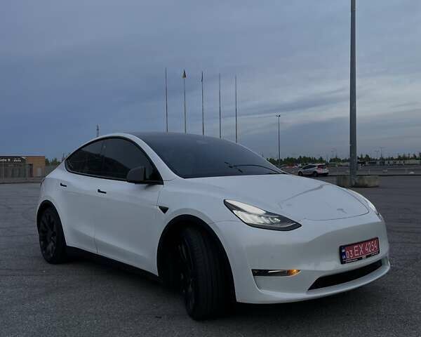 Білий Тесла Model Y, об'ємом двигуна 0 л та пробігом 39 тис. км за 25999 $, фото 2 на Automoto.ua