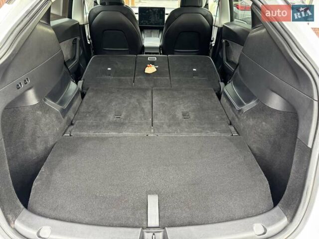 Тесла Model Y 2021 в Львове на Automoto.ua Белый Тесла Model Y, объемом двигателя 0 л и пробегом 102 тыс. км за 24500 $, фото 25 на Automoto.ua