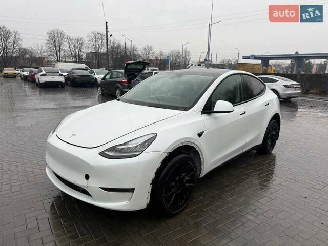 Белый Тесла Model Y, объемом двигателя 0 л и пробегом 120 тыс. км за 19000 $, фото 1 на Automoto.ua