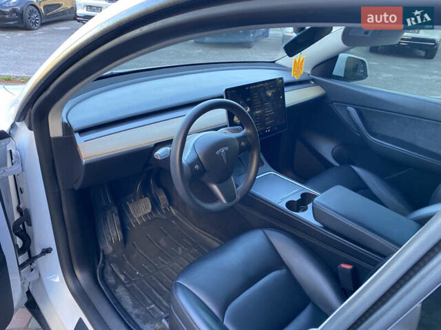Белый Тесла Model Y, объемом двигателя 0 л и пробегом 39 тыс. км за 27300 $, фото 12 на Automoto.ua