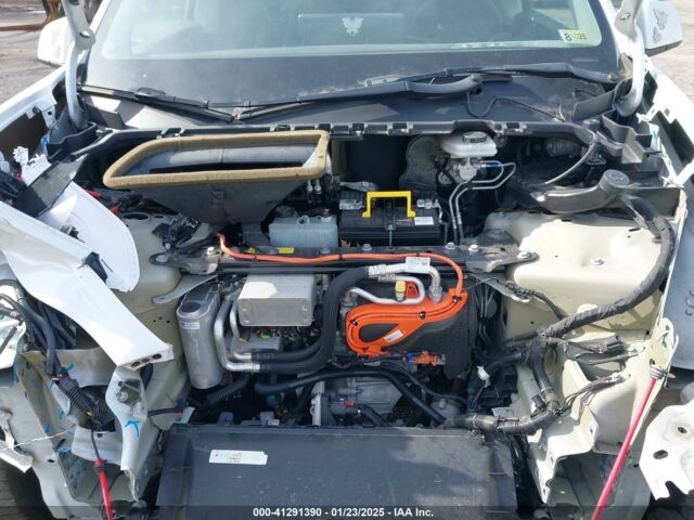 Белый Тесла Model Y, объемом двигателя 0 л и пробегом 102 тыс. км за 15700 $, фото 10 на Automoto.ua