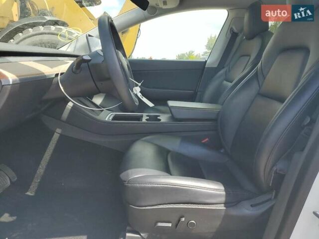 Білий Тесла Model Y, об'ємом двигуна 0 л та пробігом 104 тис. км за 10800 $, фото 6 на Automoto.ua