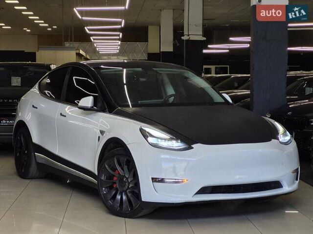 Белый Тесла Model Y, объемом двигателя 0 л и пробегом 58 тыс. км за 26999 $, фото 3 на Automoto.ua