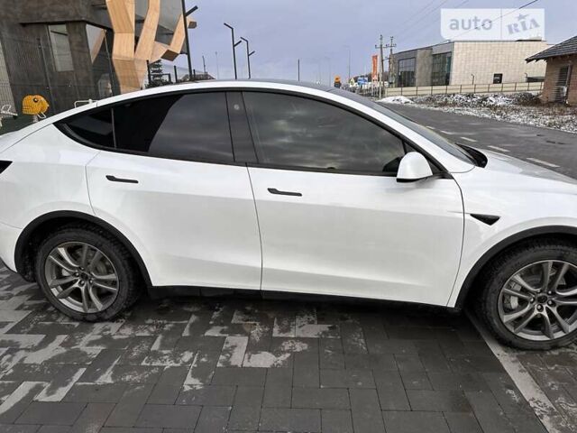 Білий Тесла Model Y, об'ємом двигуна 0 л та пробігом 60 тис. км за 32500 $, фото 4 на Automoto.ua