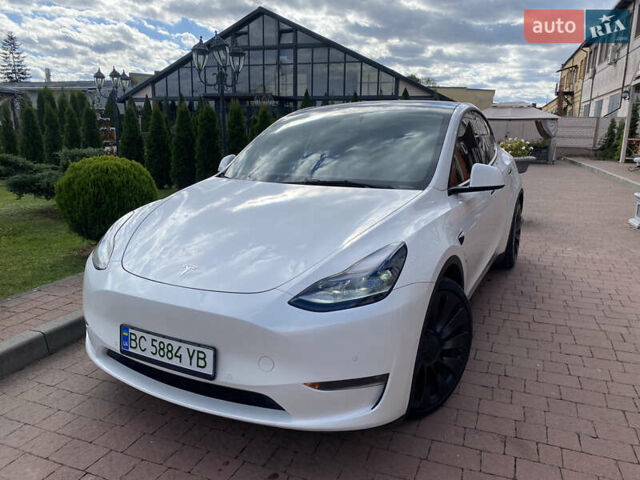 Белый Тесла Model Y, объемом двигателя 0 л и пробегом 130 тыс. км за 23000 $, фото 3 на Automoto.ua
