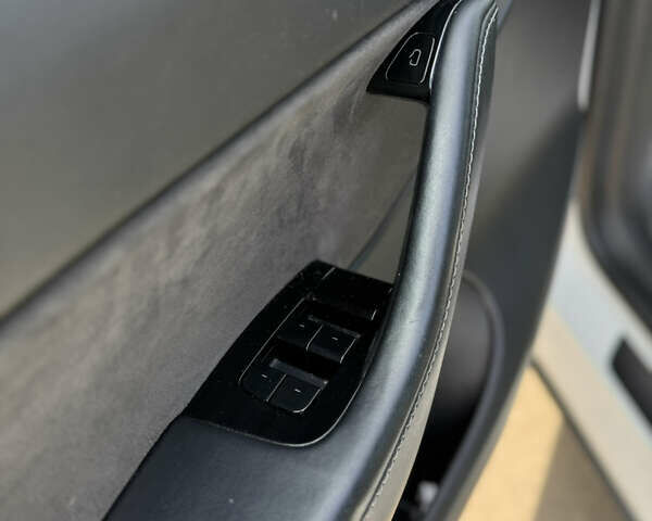 Тесла Model Y 2021 у Краматорске на Automoto.ua Білий Тесла Model Y, об'ємом двигуна 0 л та пробігом 119 тис. км за 19499 $, фото 17 на Automoto.ua