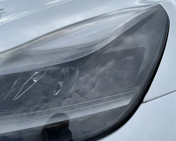 Білий Тесла Model Y, об'ємом двигуна 0 л та пробігом 119 тис. км за 23600 $, фото 23 на Automoto.ua