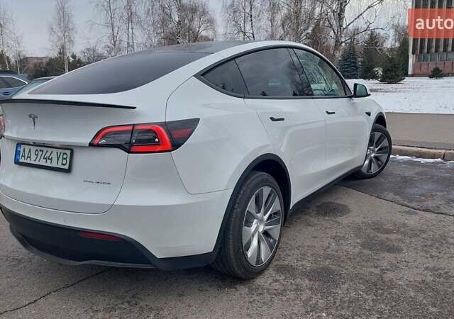 Белый Тесла Model Y, объемом двигателя 0 л и пробегом 46 тыс. км за 25700 $, фото 3 на Automoto.ua