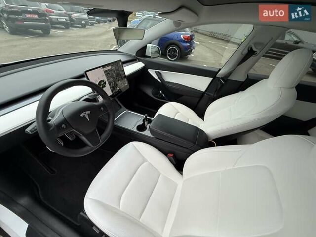 Белый Тесла Model Y, объемом двигателя 0 л и пробегом 80 тыс. км за 25500 $, фото 15 на Automoto.ua