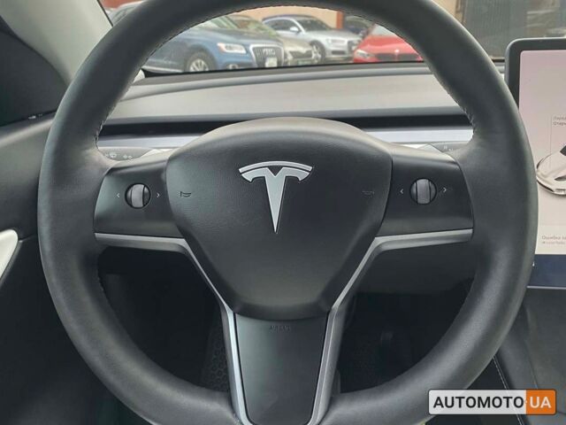 Белый Тесла Model Y, объемом двигателя 75 л и пробегом 45 тыс. км за 35999 $, фото 10 на Automoto.ua