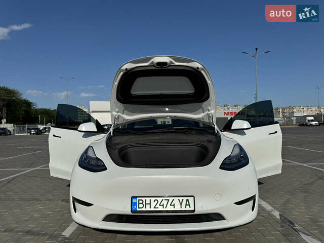 Белый Тесла Model Y, объемом двигателя 0 л и пробегом 155 тыс. км за 20777 $, фото 25 на Automoto.ua