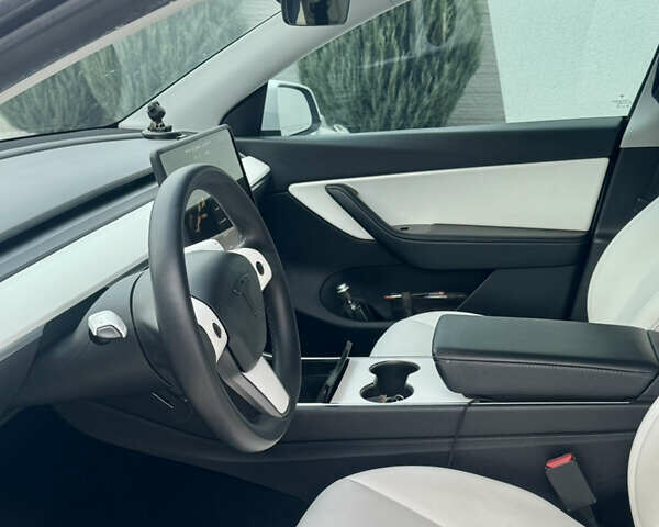 Белый Тесла Model Y, объемом двигателя 0 л и пробегом 180 тыс. км за 23000 $, фото 8 на Automoto.ua