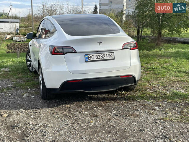 Білий Тесла Model Y, об'ємом двигуна 0 л та пробігом 13 тис. км за 25500 $, фото 1 на Automoto.ua