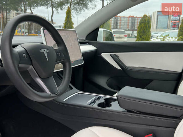 Білий Тесла Model Y, об'ємом двигуна 0 л та пробігом 88 тис. км за 26800 $, фото 9 на Automoto.ua