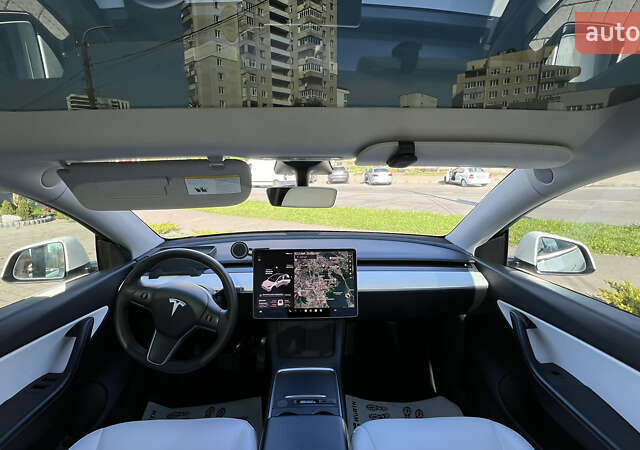 Белый Тесла Model Y, объемом двигателя 0 л и пробегом 88 тыс. км за 25700 $, фото 25 на Automoto.ua