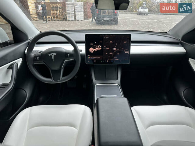 Білий Тесла Model Y, об'ємом двигуна 0 л та пробігом 85 тис. км за 26700 $, фото 8 на Automoto.ua
