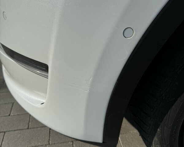Белый Тесла Model Y, объемом двигателя 0 л и пробегом 155 тыс. км за 20777 $, фото 31 на Automoto.ua