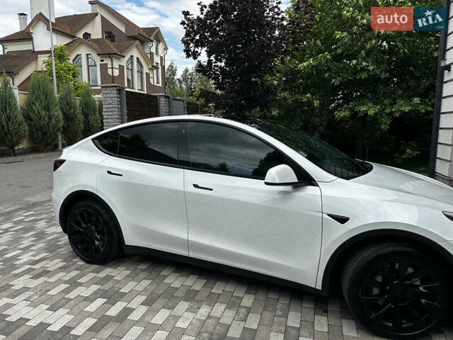 Белый Тесла Model Y, объемом двигателя 0 л и пробегом 65 тыс. км за 27500 $, фото 20 на Automoto.ua