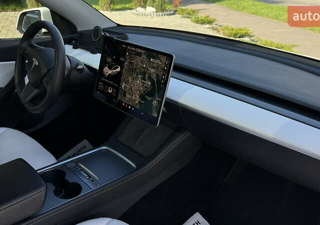 Белый Тесла Model Y, объемом двигателя 0 л и пробегом 88 тыс. км за 25700 $, фото 29 на Automoto.ua