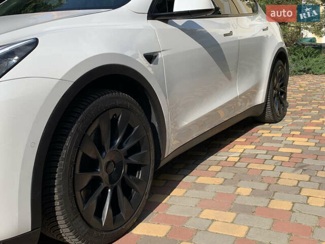 Белый Тесла Model Y, объемом двигателя 0 л и пробегом 52 тыс. км за 21900 $, фото 6 на Automoto.ua