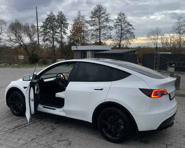 Белый Тесла Model Y, объемом двигателя 0 л и пробегом 55 тыс. км за 28000 $, фото 13 на Automoto.ua