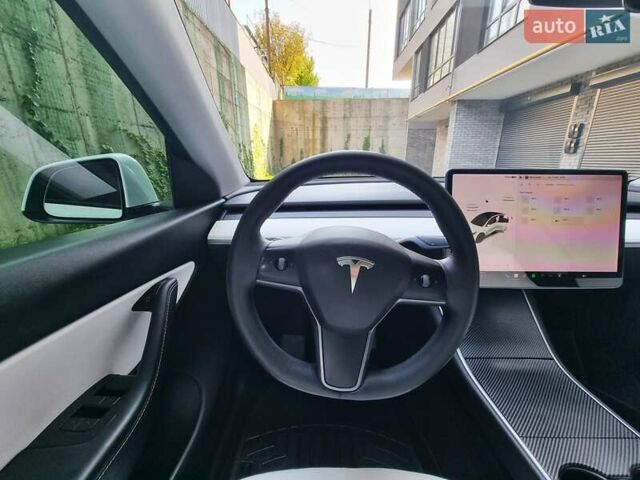 Белый Тесла Model Y, объемом двигателя 0 л и пробегом 98 тыс. км за 26499 $, фото 26 на Automoto.ua