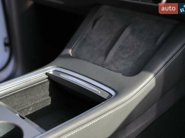 Білий Тесла Model Y, об'ємом двигуна 0 л та пробігом 9 тис. км за 53900 $, фото 19 на Automoto.ua