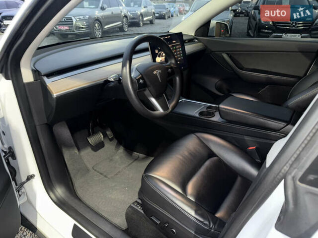 Белый Тесла Model Y, объемом двигателя 0 л и пробегом 128 тыс. км за 22600 $, фото 36 на Automoto.ua