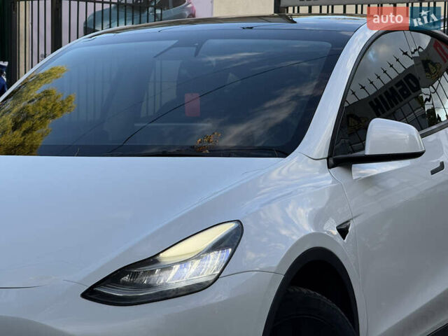 Тесла Model Y 2021 в Николаеве на Automoto.ua Белый Тесла Model Y, объемом двигателя 0 л и пробегом 80 тыс. км за 24999 $, фото 4 на Automoto.ua
