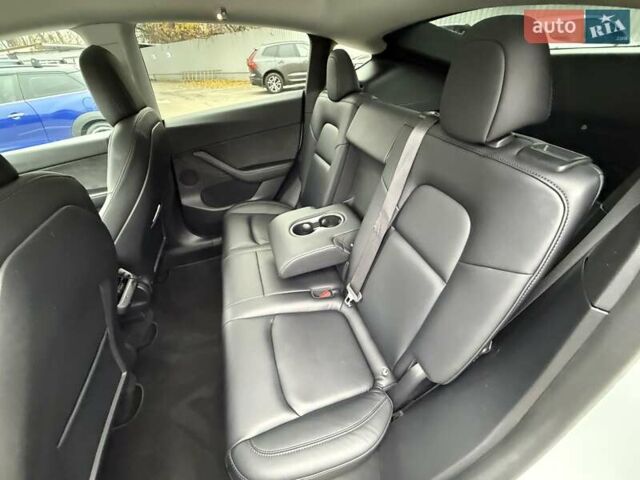 Белый Тесла Model Y, объемом двигателя 0 л и пробегом 68 тыс. км за 24900 $, фото 26 на Automoto.ua