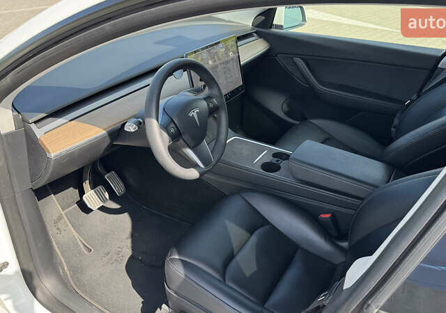 Белый Тесла Model Y, объемом двигателя 0 л и пробегом 44 тыс. км за 28500 $, фото 14 на Automoto.ua