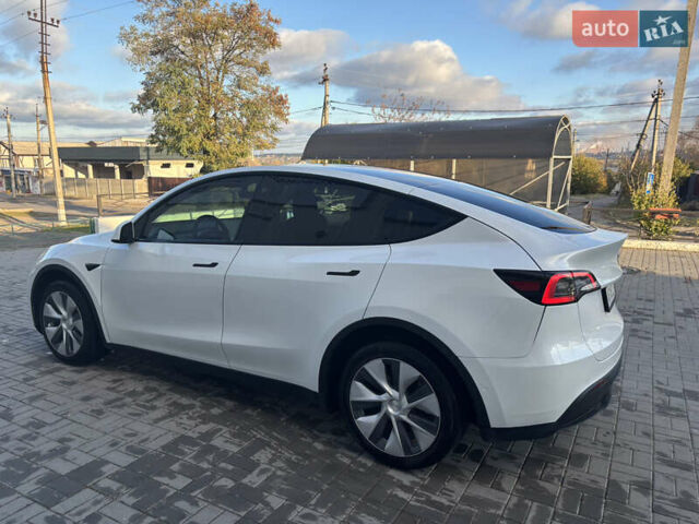 Белый Тесла Model Y, объемом двигателя 0 л и пробегом 23 тыс. км за 28000 $, фото 11 на Automoto.ua