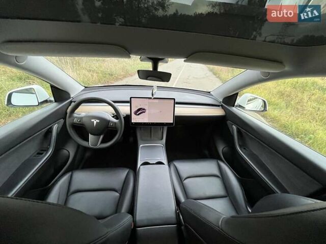 Белый Тесла Model Y, объемом двигателя 0 л и пробегом 87 тыс. км за 25100 $, фото 15 на Automoto.ua