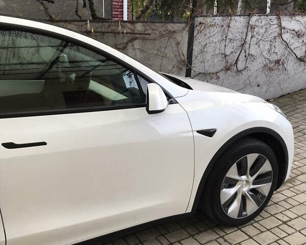 Белый Тесла Model Y, объемом двигателя 0 л и пробегом 31 тыс. км за 30000 $, фото 10 на Automoto.ua