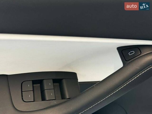 Белый Тесла Model Y, объемом двигателя 0 л и пробегом 1 тыс. км за 29500 $, фото 16 на Automoto.ua