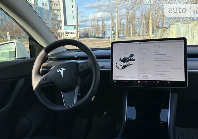 Белый Тесла Model Y, объемом двигателя 0 л и пробегом 61 тыс. км за 34500 $, фото 4 на Automoto.ua