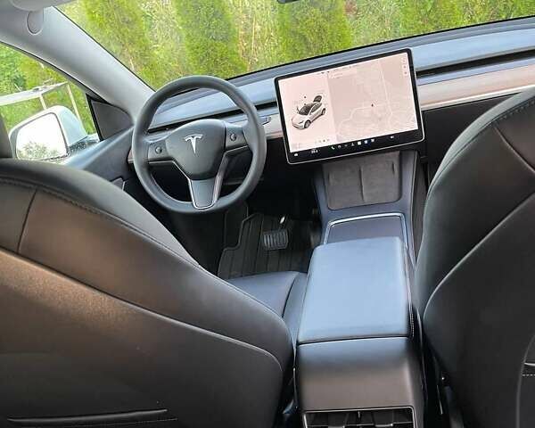 Белый Тесла Model Y, объемом двигателя 0 л и пробегом 16 тыс. км за 29900 $, фото 23 на Automoto.ua